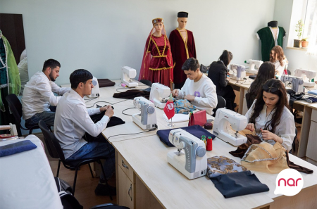 “Nar” nitq və eşitmə məhdudiyyətli şəxslər üçün yeni peşə təliminə başladı “Nar” nitq və eşitmə məhdudiyyətli şəxslər üçün yeni peşə təliminə başladı