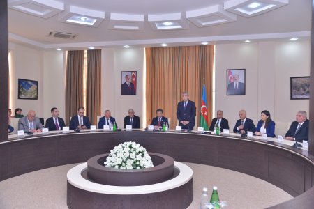 “Konstitusiya və Suverenlik İli” çərçivəsində Heydər Əliyev və Azərbaycan memarlığı mövzusunda elmi-praktik konfrans keçirildi