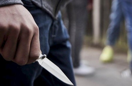 İcarədarın oğlunu bıçaqlayan gənc İcarədarın oğlunu bıçaqlayan gənc