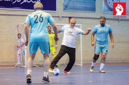 Məsud Pezeşkian futbol oynadı Məsud Pezeşkian futbol oynadı