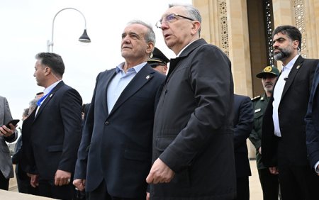 Pezeşkian Bakının ən hündür nöqtəsində Pezeşkian Bakının ən hündür nöqtəsində
