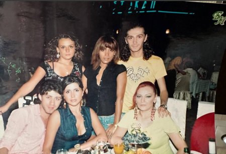 Xalq artisti arxivini tökdü ortaya... Xalq artisti arxivini tökdü ortaya...