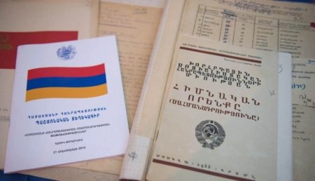 Ermənistan Konstitusiyasını dəyişdirir Ermənistan Konstitusiyasını dəyişdirir